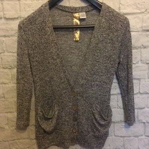 The perfect cardigan sweater! Small ❤️❤️❤️